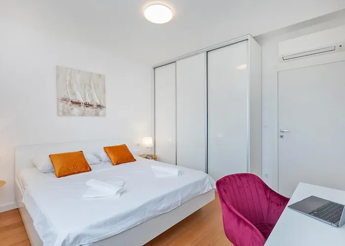 Adrienne Appartement *