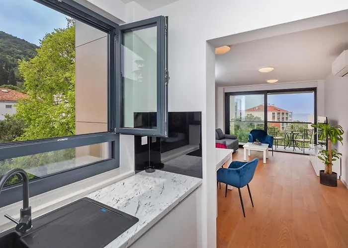 Adrienne * Dubrovnik